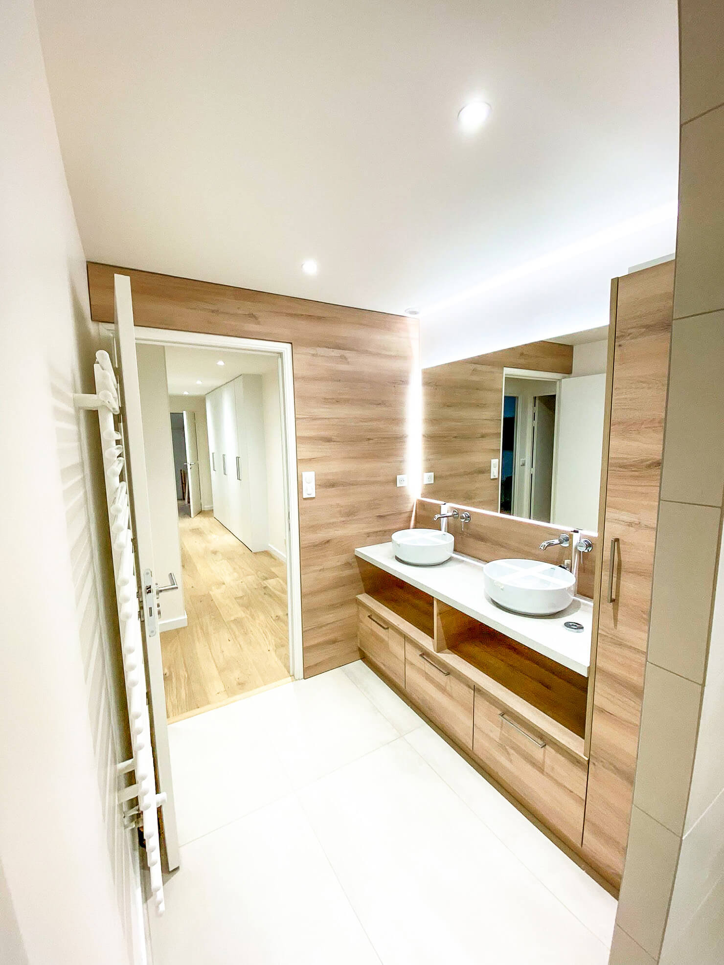 Aménagement-salle-de-bain_meuble-moderne_double-vasque_BLR-Agencement