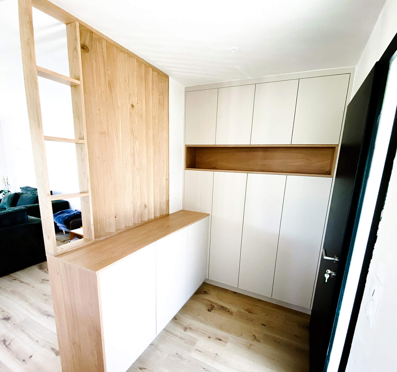 Conception-entrée-verrière-tasseau-bois_maison_BLR-Agencement