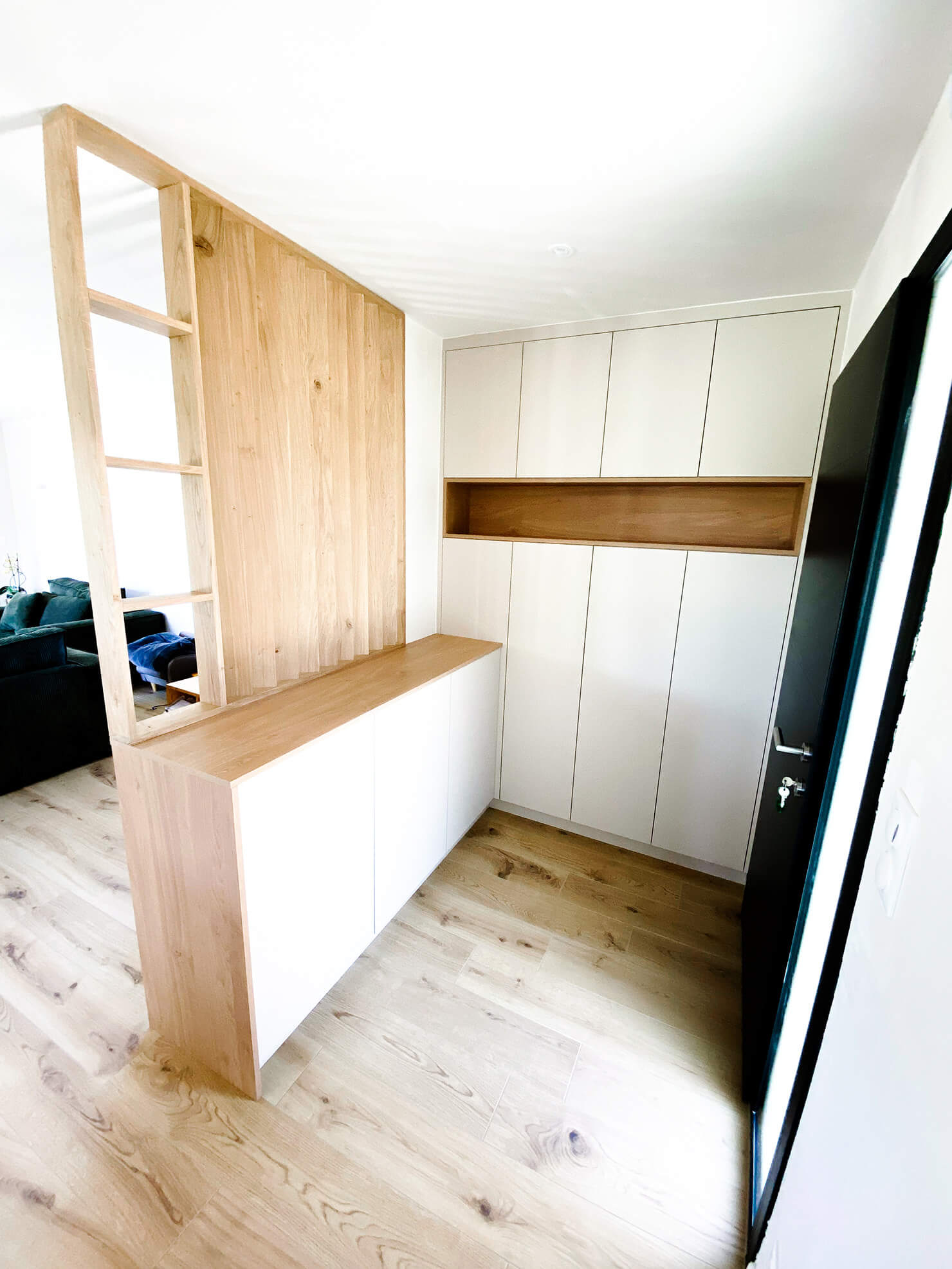 Conception-entrée-verrière-tasseau-bois_maison_BLR-Agencement
