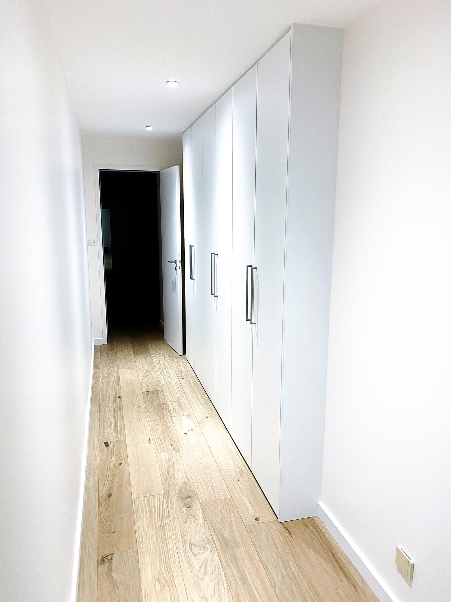 Conception_placards-de-couloir-sur-mesure_après_BLR-Agencement