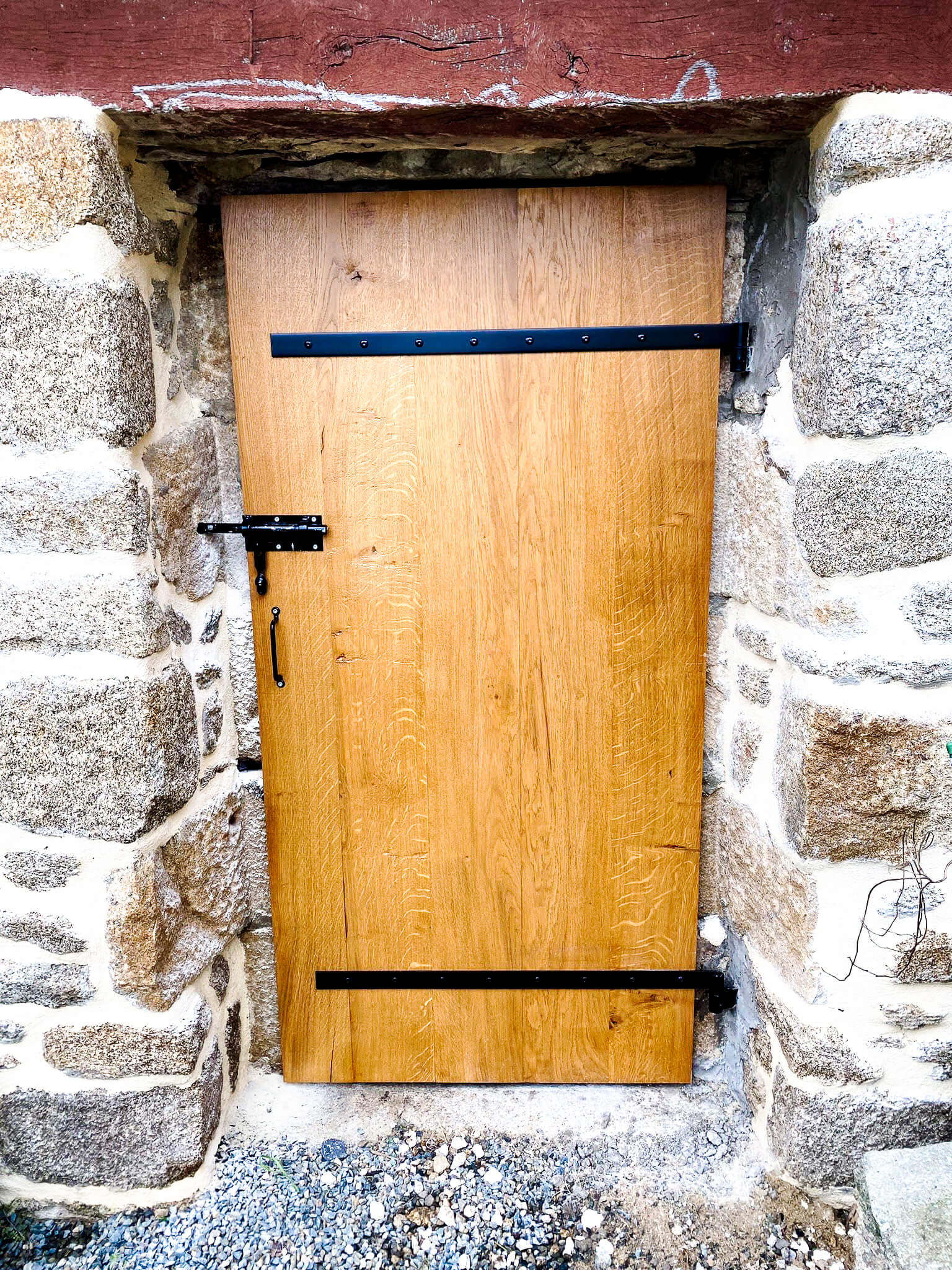 Conception_portes-d'entrée_serrue-clenche-loquet-poucier-bois-antique_04_BLR Agencement