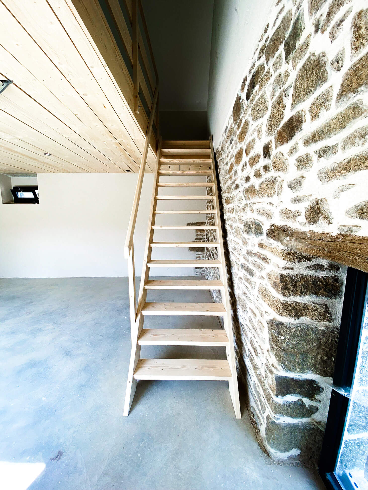 Menuiserie_conception_escalier mezzanine-sur-mesure 03_BLR-Agencement